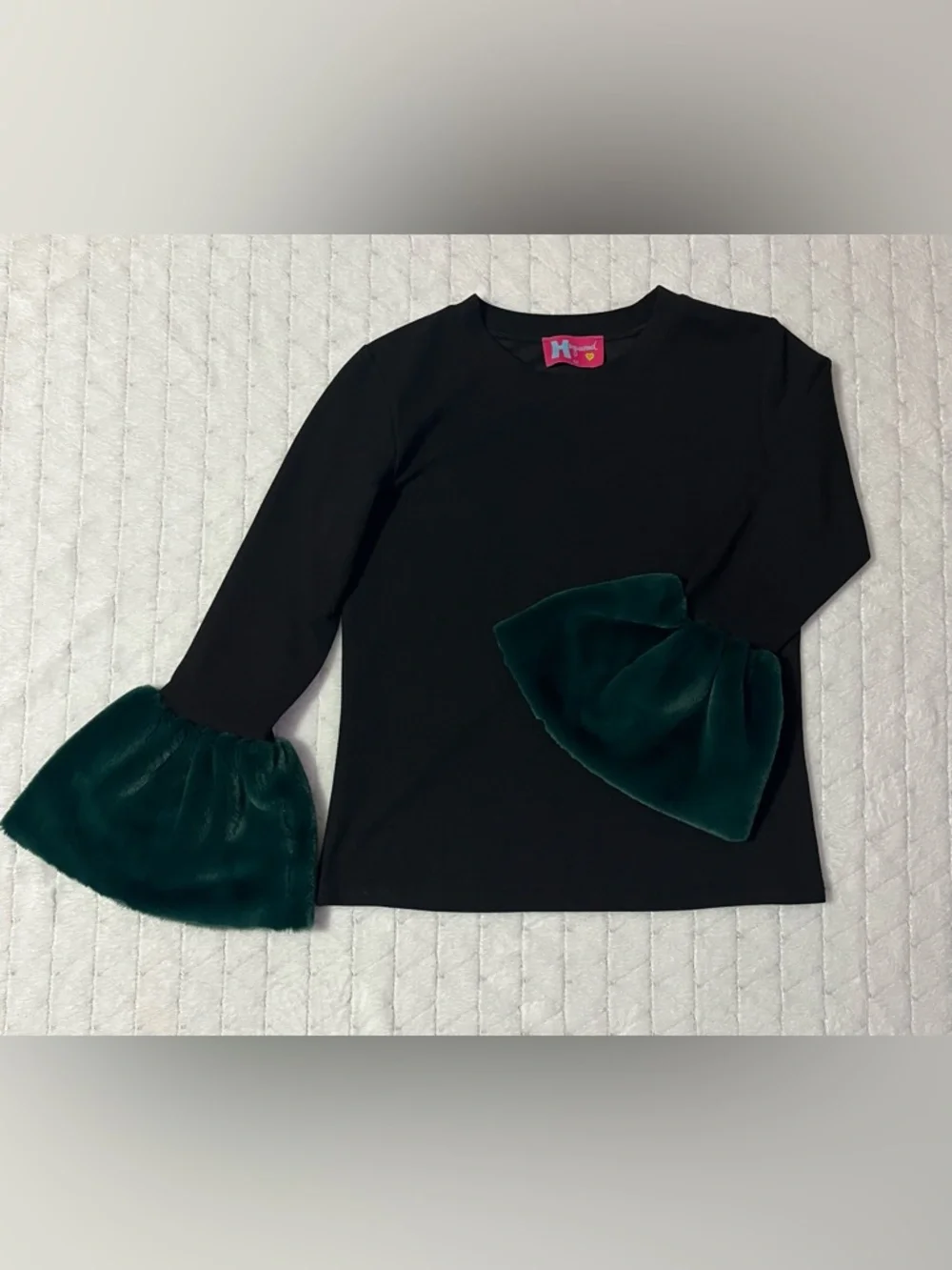 H Squared BEULAH Black Crew Neck Top with Emerald Velvet Bell Sleeves Sz M - Picture 1 of 8